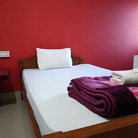 Hotel Bhargav Guwahati Exteriör bild