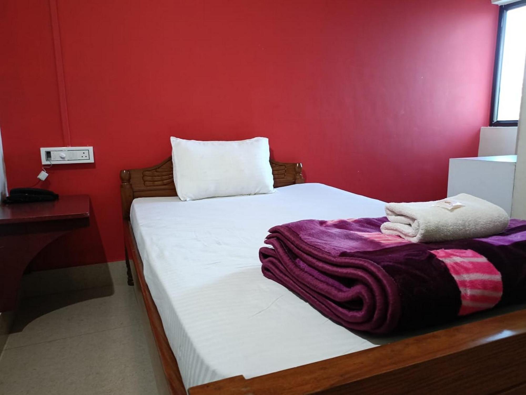 Hotel Bhargav Guwahati Exteriör bild