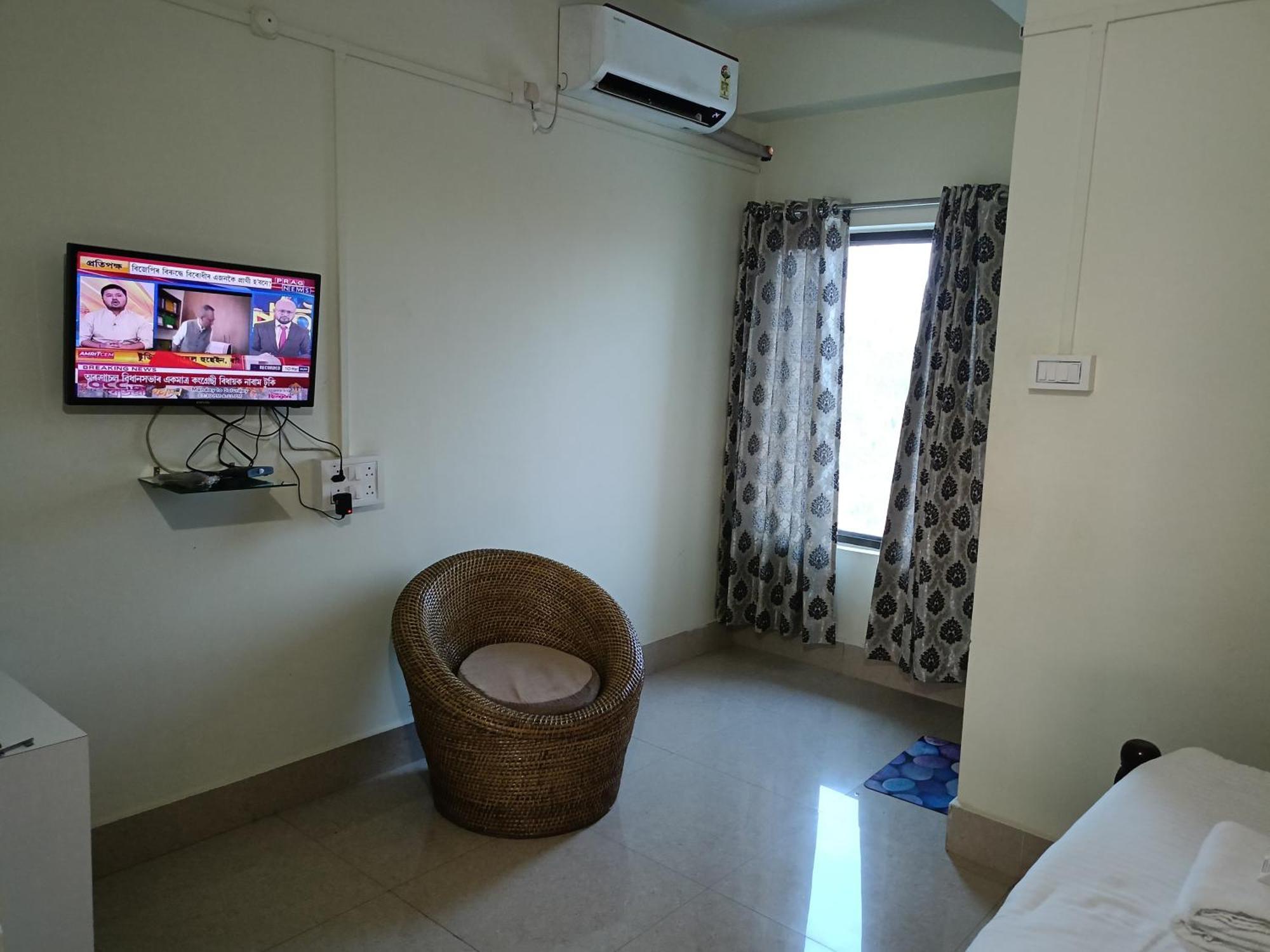 Hotel Bhargav Guwahati Exteriör bild
