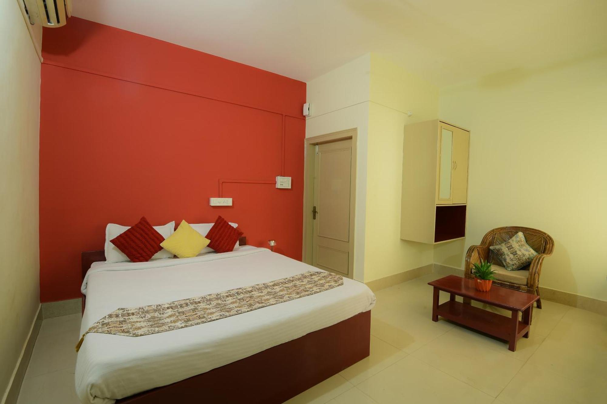 Hotel Bhargav Guwahati Exteriör bild
