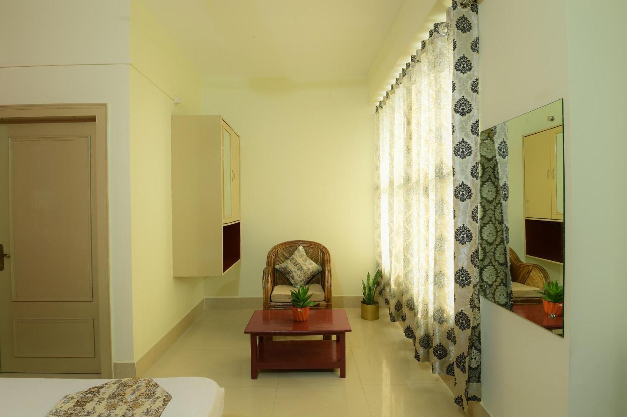 Hotel Bhargav Guwahati Exteriör bild