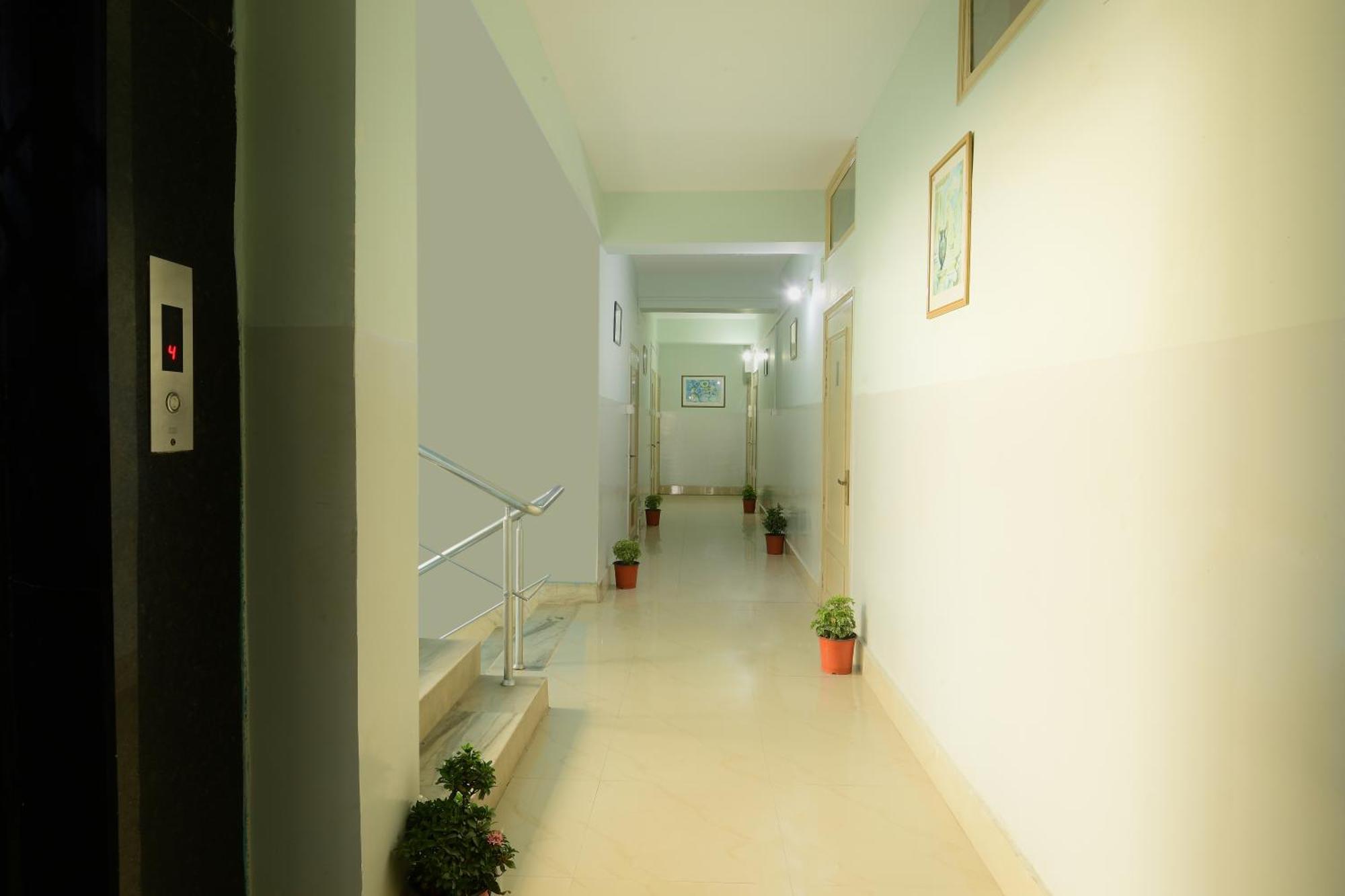 Hotel Bhargav Guwahati Exteriör bild