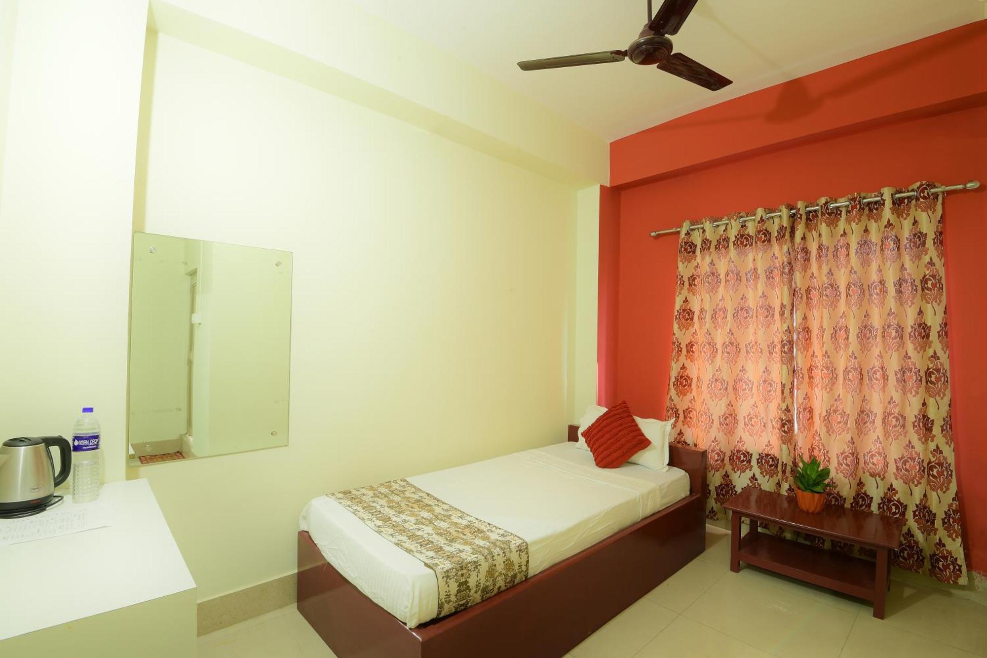 Hotel Bhargav Guwahati Exteriör bild
